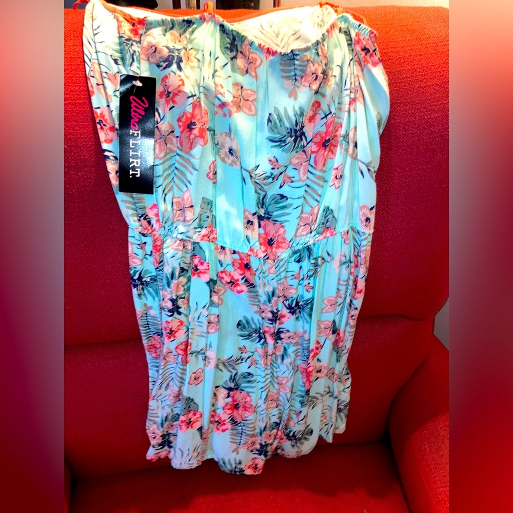 NWT Women’s Cute Floral Spring Dress Size L